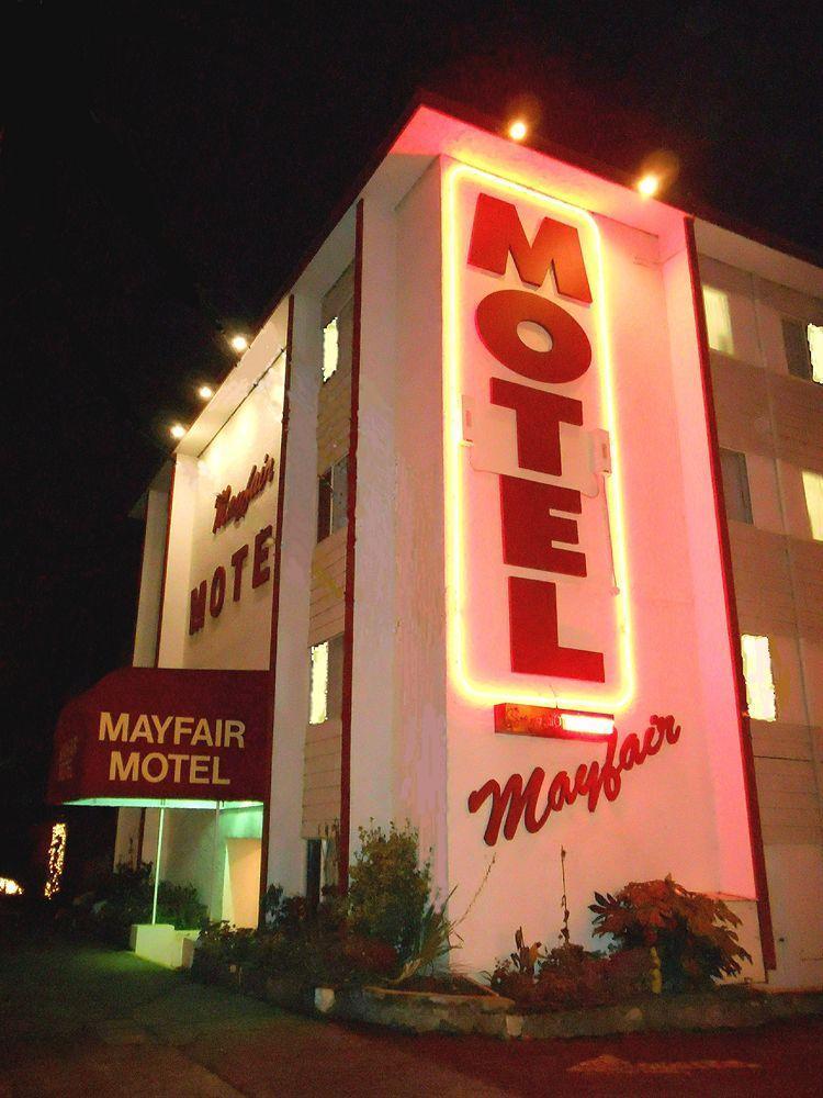 ויקטוריה Mayfair Motel מראה חיצוני תמונה